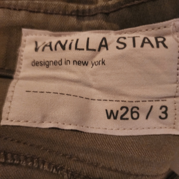Vanilla Star's camouflage overalls - Picture 2 of 13